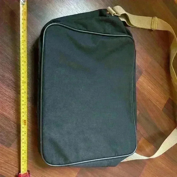 Legacy Shoulder bag - Picture 4 of 8